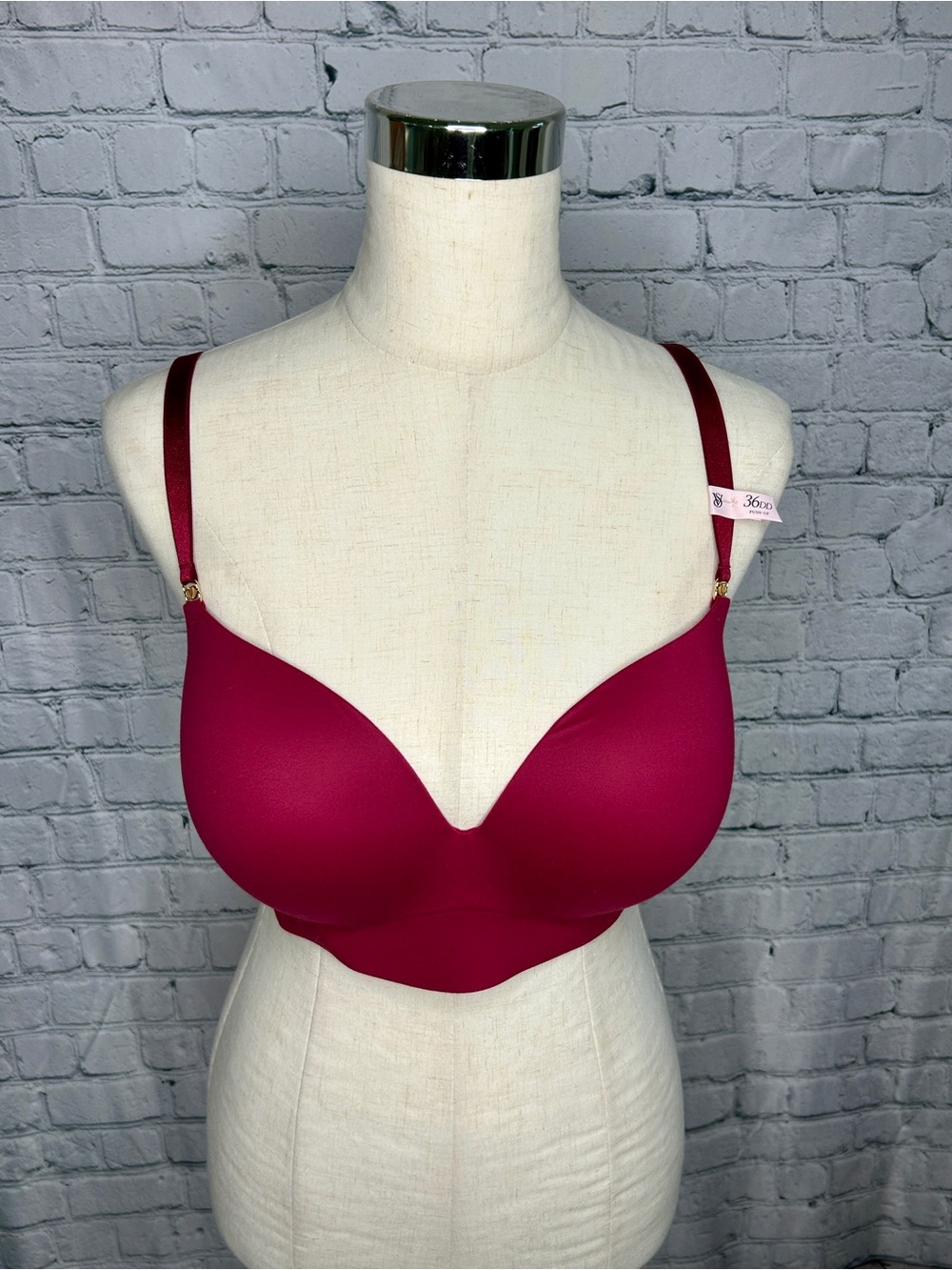 Victoria's Secret Dream Angels Padded No Wire Smooth Molded Bra - Raspberry 36DD